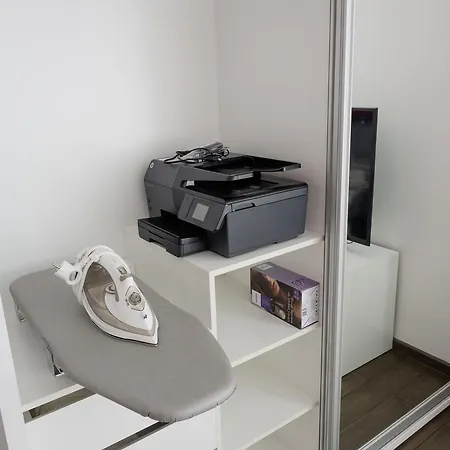 Center Luxury شقة غابروفو